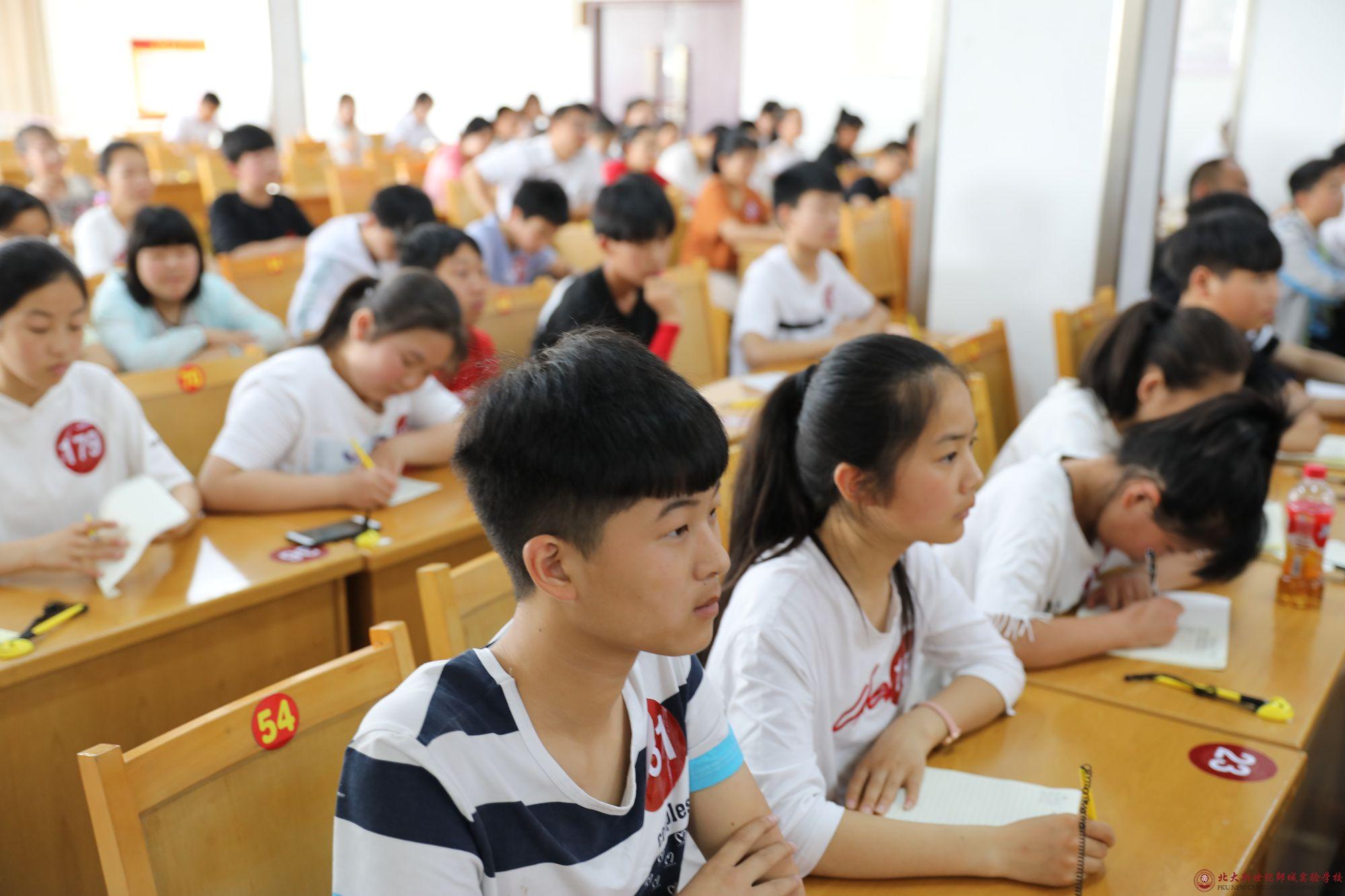 10北大新世紀(jì)六一兒童節(jié)活動(dòng)現(xiàn)場(chǎng).jpg